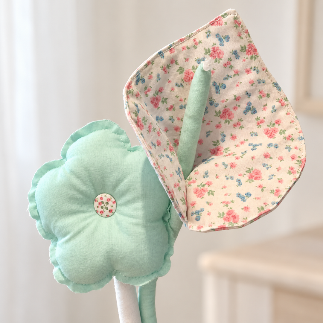 MiRANcle P10 handmade fabric bouquet — fabric and handwork detail